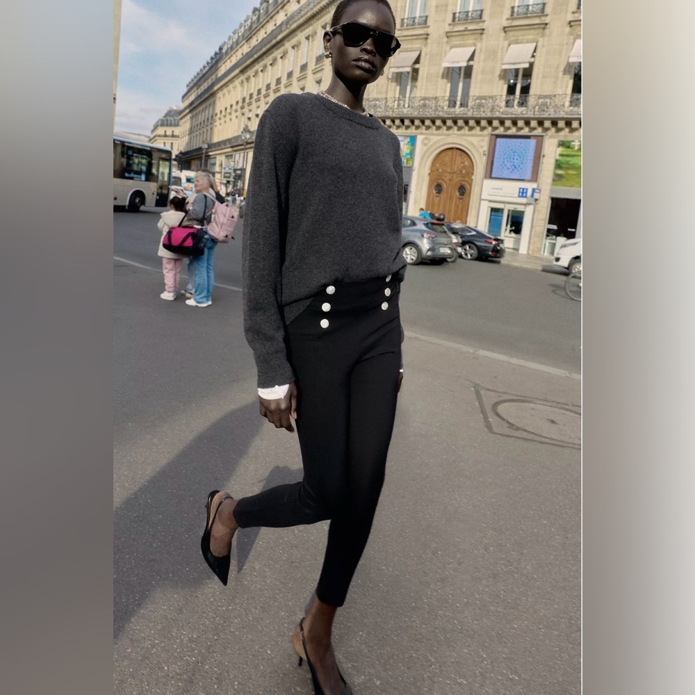 JEWEL BUTTON LEGGINGS Black Button-Detail Women's Pants